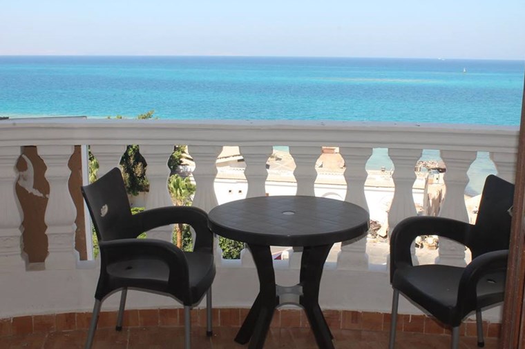 Beautiful sea view apartment for rent 